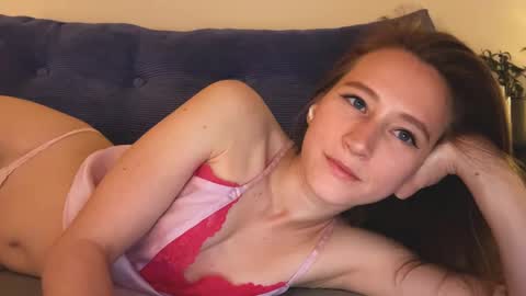 Snapshot of _feli_ chatting on February 21, 2:28 am all my social     online show from February 21, 2:28 am