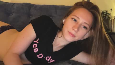 Snapshot of _feli_ chatting on February 26, 4:58 am all my social     online show from February 26, 4:58 am