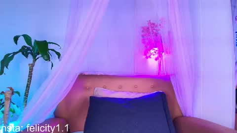 Snapshot of _felicity_1 chatting on July 2, 12:33 pm Felicity online show from July 2, 12:33 pm