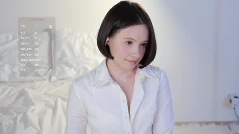 Essie  online show from January 29, 10:22 pm