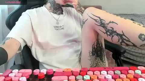 Snapshot of _feralberry__ chatting on July 20, 10:39 am Alis online show from July 20, 10:39 am