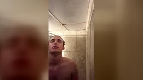 Snapshot of _frosty_69 chatting on April 29, 5:22 am _frosty_69 online show from April 29, 5:22 am