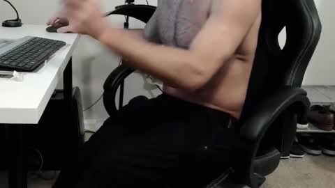 Snapshot of _full_sender chatting on February 19, 12:57 am Full Sender online show from February 19, 12:57 am