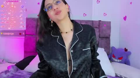 Snapshot of _gabbyx_ chatting on April 21, 4:01 pm Gabby online show from April 21, 4:01 pm