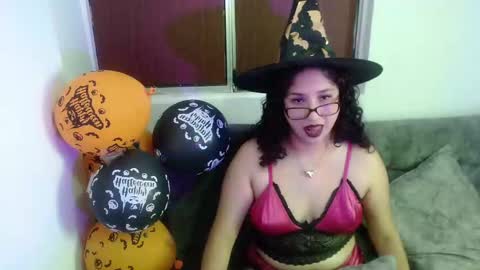 Snapshot of _gia_dior chatting on October 20, 9:37 pm Gia Independent model online show from October 20, 9:37 pm