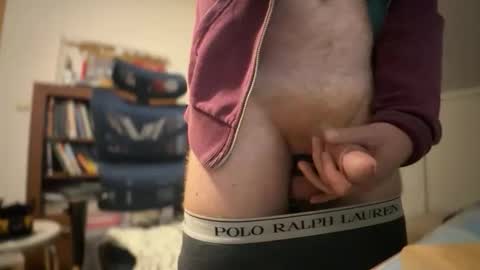 Snapshot of _ginger_boy chatting on February 9, 3:27 pm Ginger boy online show from February 9, 3:27 pm