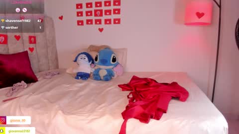 Snapshot of _giovaa_ chatting on February 16, 1:36 am G I O V A online show from February 16, 1:36 am