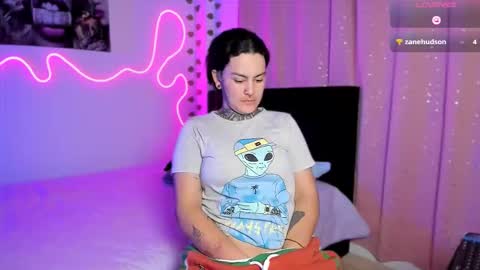 Snapshot of _gleep chatting on December 1, 1:21 am LEEP online show from December 1, 1:21 am