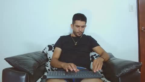 Snapshot of _grasshopper chatting on March 2, 2:14 am _grasshopper online show from March 2, 2:14 am