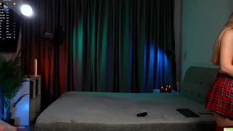 Snapshot of _healing_hottie_ chatting on May 11, 7:11 pm Veronica online show from May 11, 7:11 pm