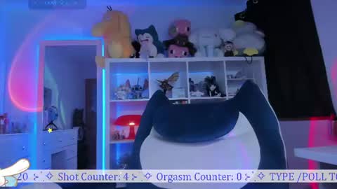 Snapshot of _heavenly_blue_ chatting on June 22, 3:25 am Bluey online show from June 22, 3:25 am