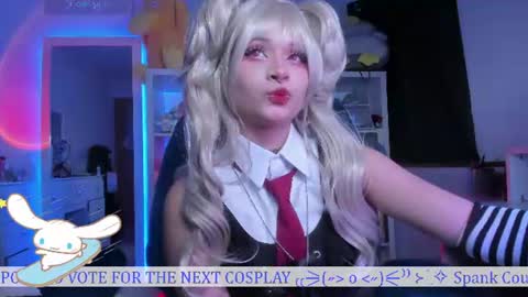 Snapshot of _heavenly_blue_ chatting on June 26, 11:09 pm Bluey online show from June 26, 11:09 pm