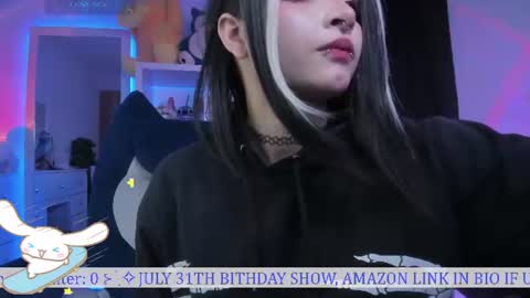 Snapshot of _heavenly_blue_ chatting on June 29, 1:12 am Bluey online show from June 29, 1:12 am