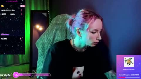 Snapshot of _helencarter chatting on April 24, 8:33 pm Helen Carter 3 Next stream 2330 MSC online show from April 24, 8:33 pm