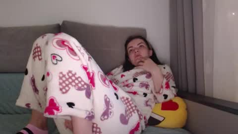 Snapshot of _hidden_frommymoom_ chatting on February 25, 5:39 am Criss4u online show from February 25, 5:39 am