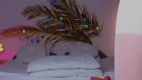 Holly online show from February 23, 12:48 pm