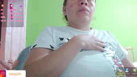 Snapshot of _honey1_ chatting on February 27, 10:37 am Honey online show from February 27, 10:37 am