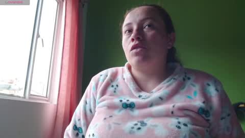 Snapshot of _honey1_ chatting on April 18, 3:16 pm Honey online show from April 18, 3:16 pm
