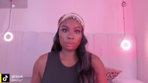 Darlis  online show from February 4, 7:20 pm