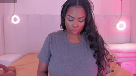 Darlis  online show from February 9, 7:40 pm