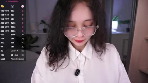 Emily online show from April 4, 5:10 pm