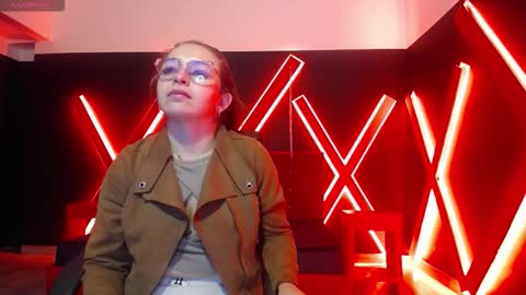 Isa online show from November 18, 11:03 am