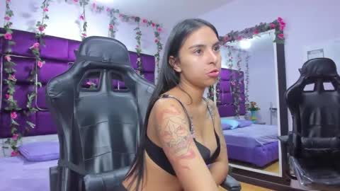 Snapshot of _isabella_swan chatting on October 7, 2:31 am _isabella_swan online show from October 7, 2:31 am