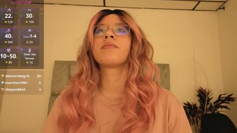 Snapshot of _izumi__ chatting on April 11, 7:45 am Waifu Izumi online show from April 11, 7:45 am