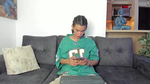 Snapshot of _jaay77 chatting on February 20, 6:13 pm Jay online show from February 20, 6:13 pm