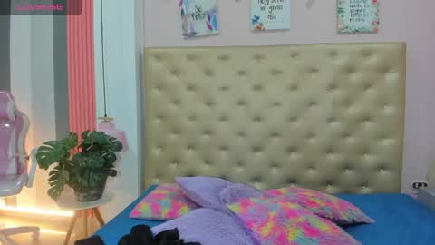 J A D E online show from October 20, 12:27 pm