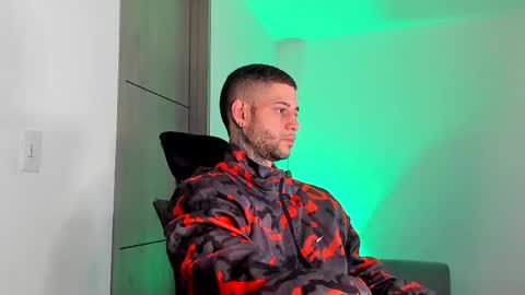 jeison online show from April 25, 1:30 am