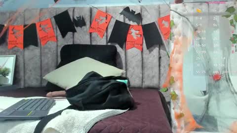 Jasmine online show from November 3, 8:43 pm