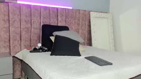 Jasmine online show from January 9, 11:02 am