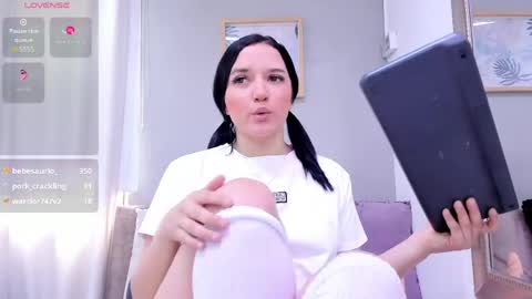 Snapshot of _jireh33_ chatting on April 27, 7:34 pm online show from April 27, 7:34 pm