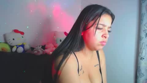 Snapshot of _juli17_ chatting on March 4, 8:26 pm _juli17_ online show from March 4, 8:26 pm