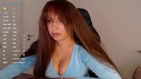 _just_a_queen_3 online show from April 18, 4:33 pm