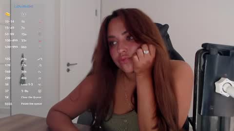 _just_a_queen_3 online show from June 23, 7:28 am
