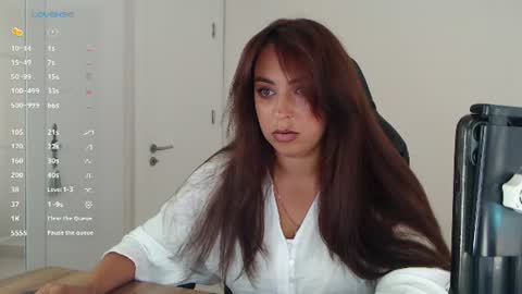 _just_a_queen_3 online show from July 3, 11:38 am