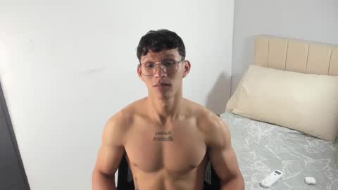 Snapshot of _justin_andrew1 chatting on February 24, 4:43 am justin online show from February 24, 4:43 am