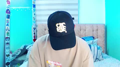 mod online show from February 25, 5:06 am