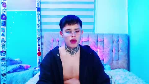 mod online show from May 15, 7:59 am