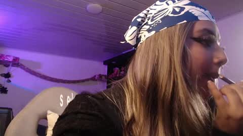 Snapshot of _kat_sweet chatting on April 11, 3:11 am Cata online show from April 11, 3:11 am
