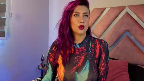 kelly online show from November 12, 1:00 pm