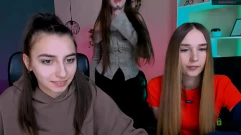 _kellykitten_ online show from March 17, 9:56 am