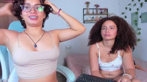 Snapshot of _kellys chatting on February 8, 1:36 pm kelly online show from February 8, 1:36 pm