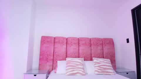 Kendall online show from December 19, 12:01 pm