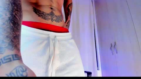 Snapshot of _kevin_xxx chatting on April 23, 2:41 pm online show from April 23, 2:41 pm