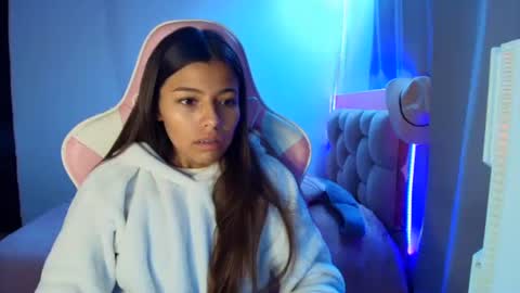 khloe sweet online show from April 18, 11:58 am