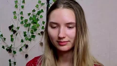 _kikiclark_ online show from February 20, 8:53 pm