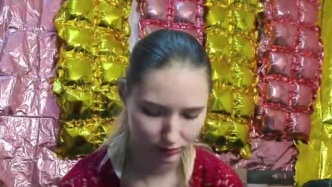 _kikiclark_ online show from March 14, 8:58 pm